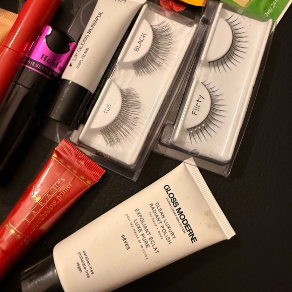 Assorted Beauty Collection - Picture 5 of 7